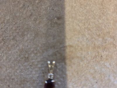 14 k / oval garnet pendant