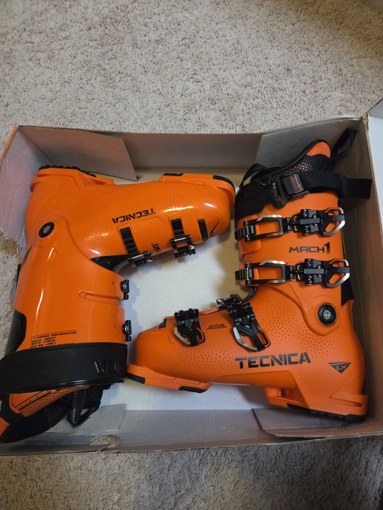 New 2025 Tecnica Mach1 LV 130 Ski Boots - Ultra Orange - Size 26.5 , never been worn