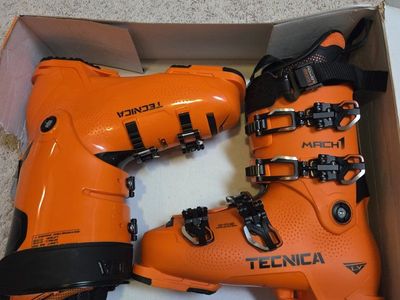 New 2025 Tecnica Mach1 LV 130 Ski Boots - Ultra Orange - Size 26.5 , never been worn