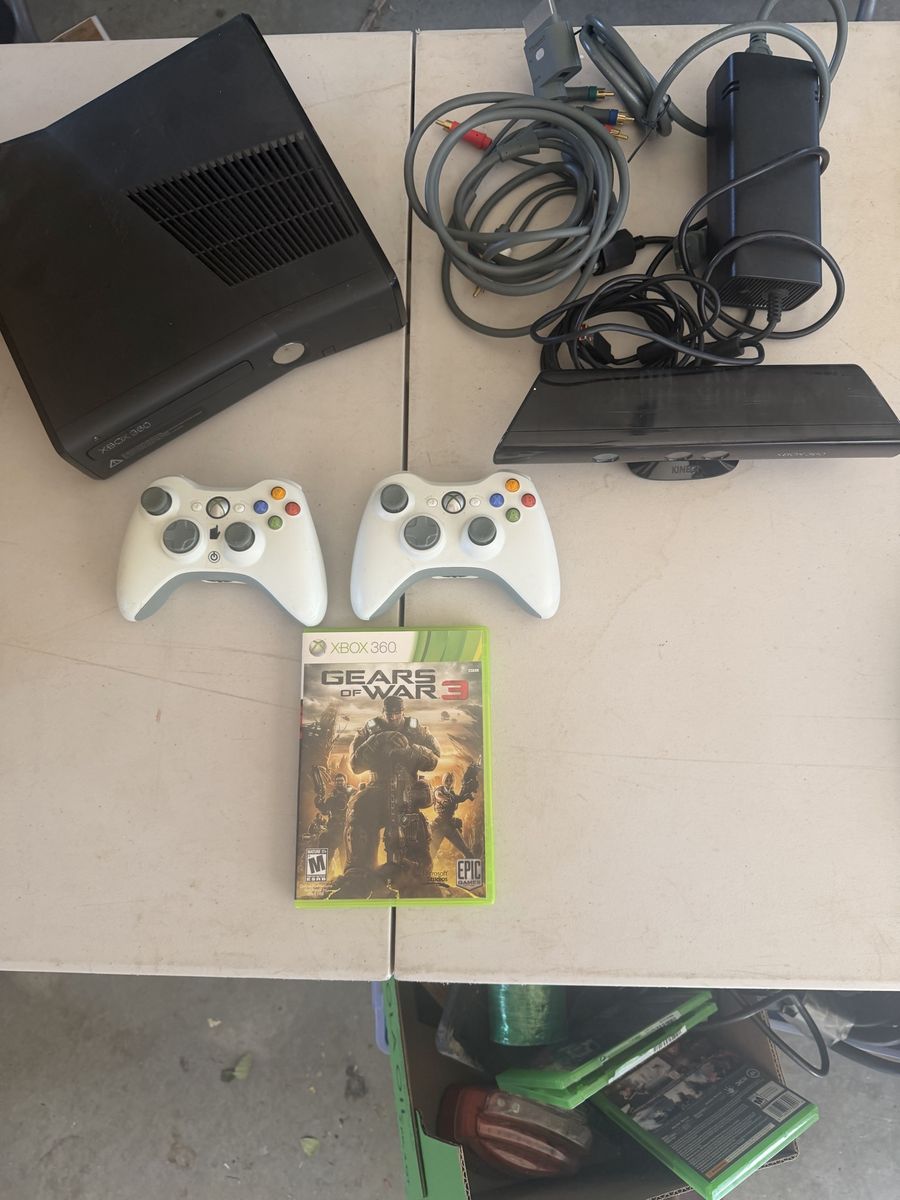 Microsoft Xbox 360 Slim Console Bundle