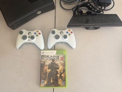 Microsoft Xbox 360 Slim Console Bundle