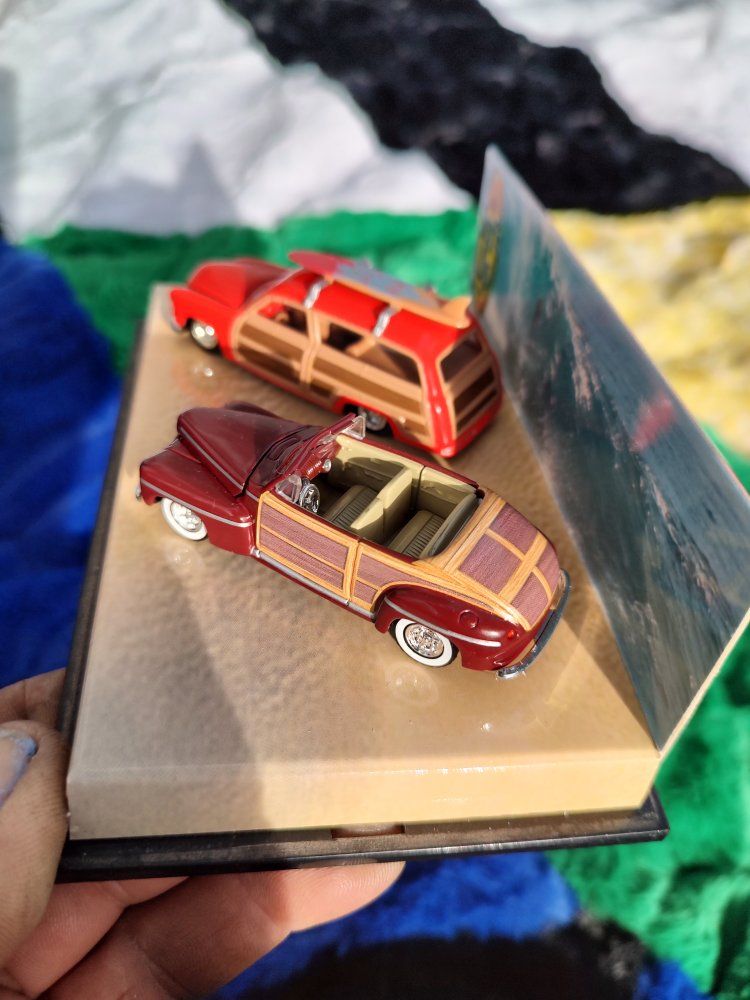Surfs Up 1:43 Scale '49 Ford Woody & '46 Ford Ragtop Die-Cast Car Set - Beach Display