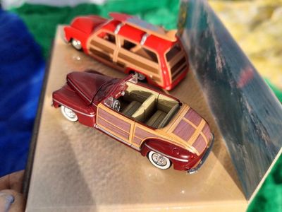 Surfs Up 1:43 Scale '49 Ford Woody & '46 Ford Ragtop Die-Cast Car Set - Beach Display