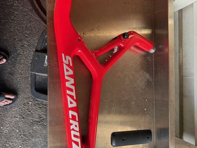 2024 Medium Santa Cruz V10 MX Carbon CC - Incomplete Frame