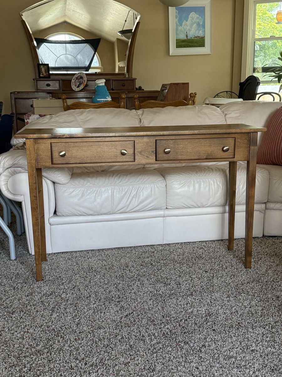 Nice solid wood console table, great condition