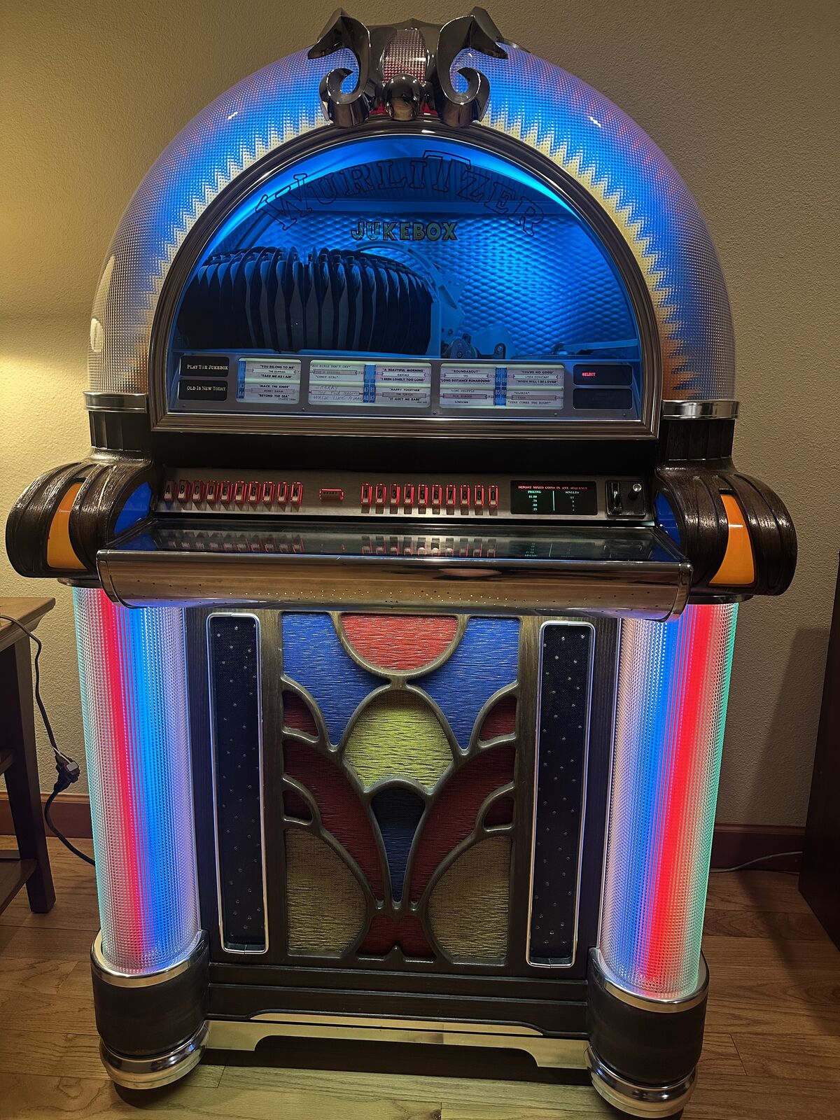 Wurlitzer 1050 juke box