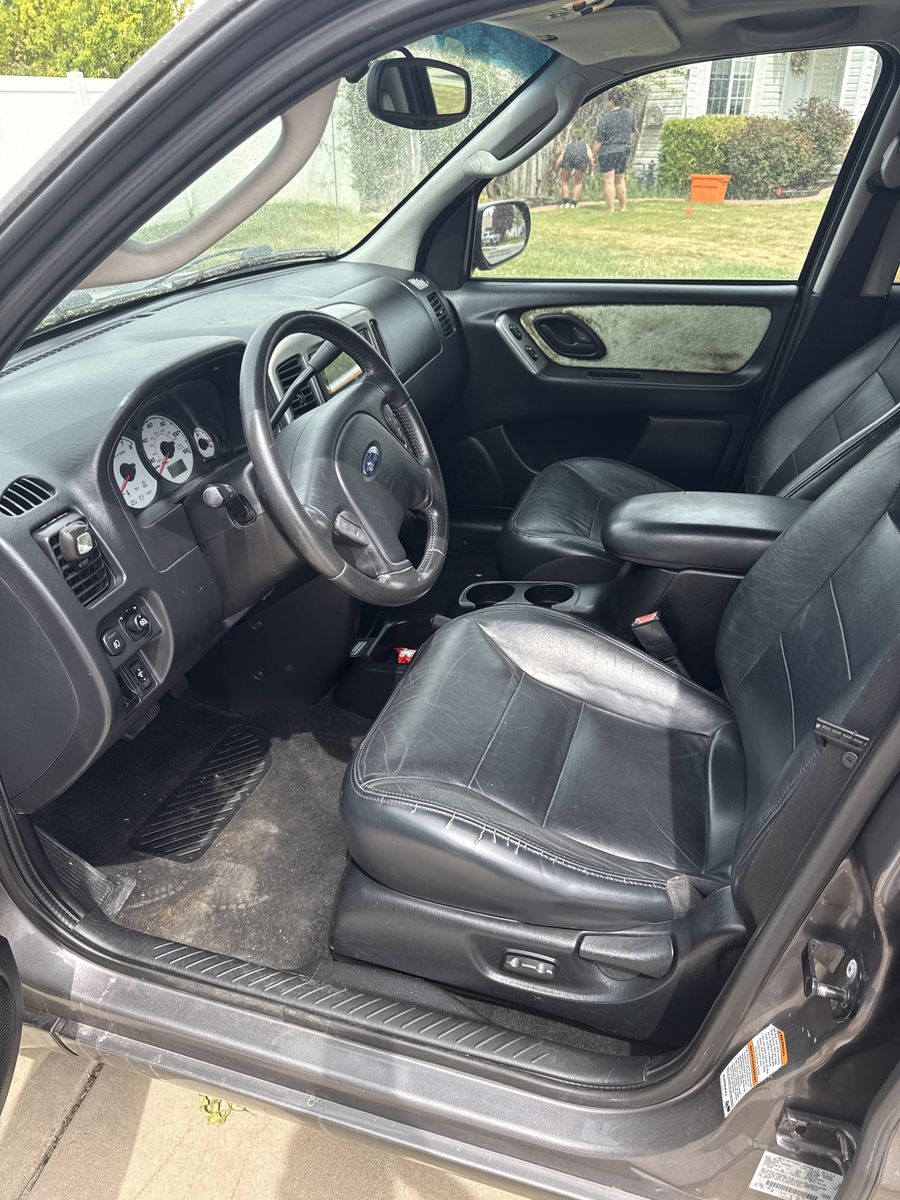 2004 Ford Escape Limited