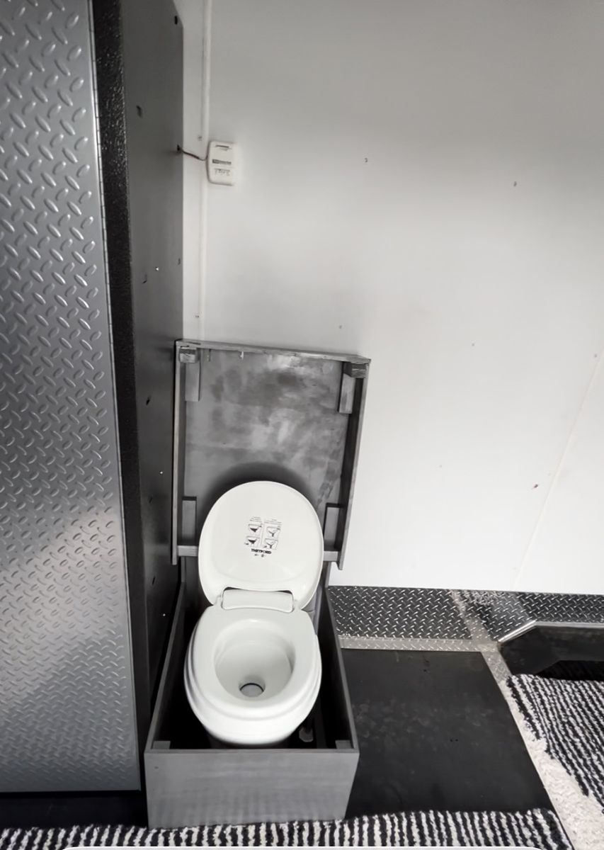 Main image 7