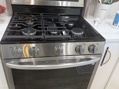 LG ThinQ 5-Burner Smart Gas Range with ProBake Convection - Stainless Steel