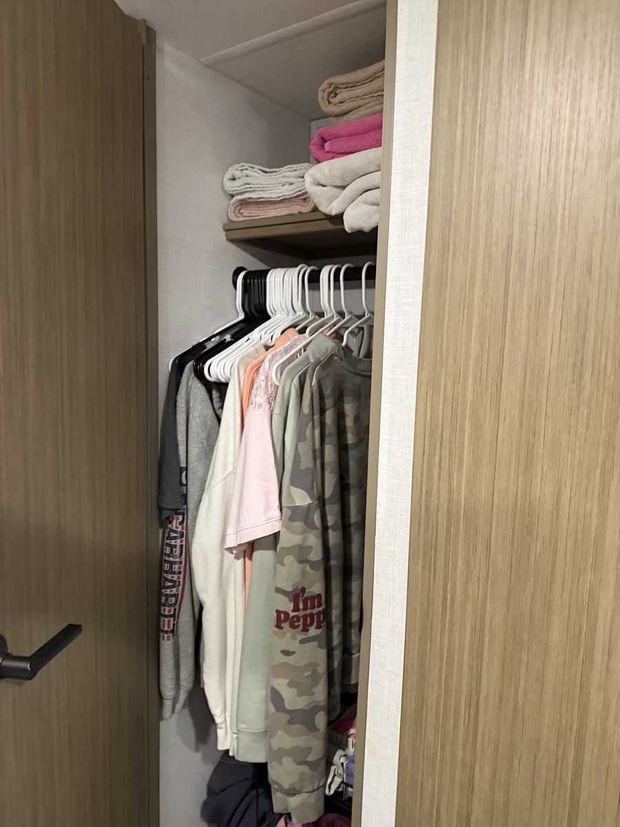 Main image 7