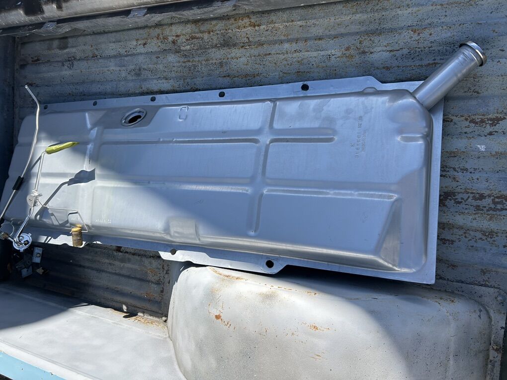 Fuel tank C10
