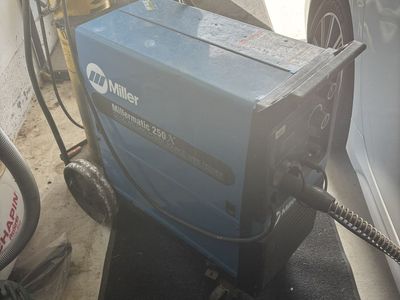 Miller Millermatic 250 X CV-DC Welding Power Source/Wire Feeder