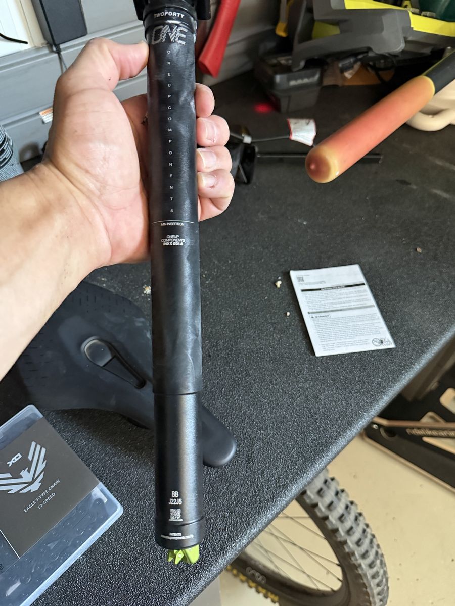 OneUp Components V3 Dropper Post - 240mm Travel, 31.6mm Diameter