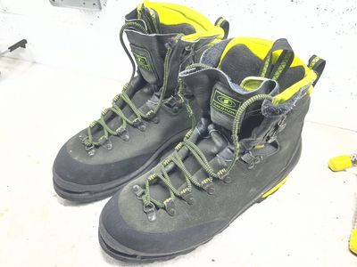 Salomon Super Mountain 9 Technical Mountaineering & Ice Climbing Boots - Mens 10.5 - Great Condition