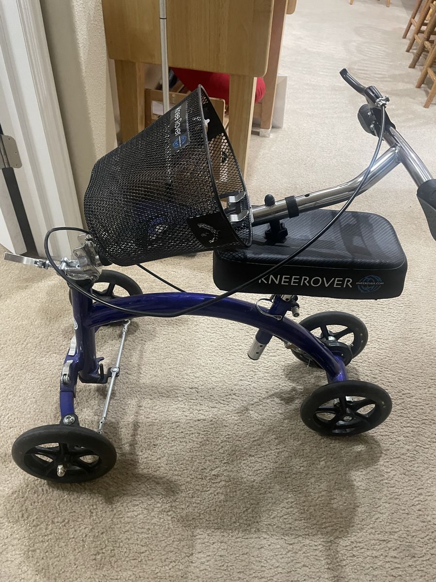 KneeRover Deluxe Knee Cycle Steerable Knee Walker