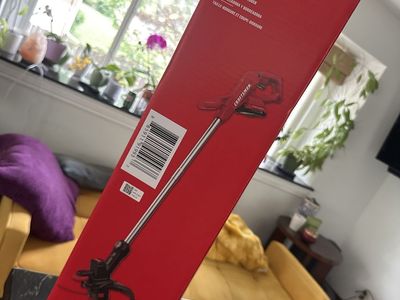 CRAFTSMAN V20 10" Lithium Ion String Trimmer & Edger - like New Battery & Charger Included