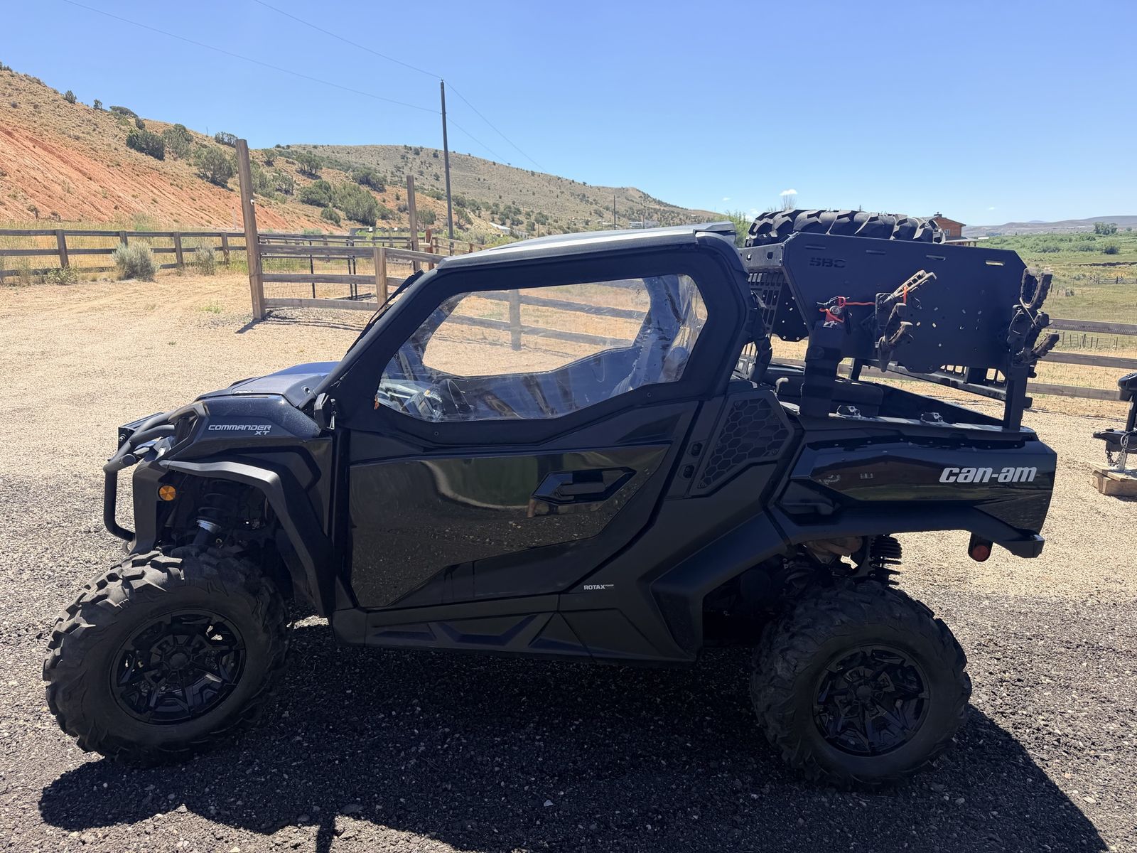 Can-Am Commander XT-P 1000R UTV Utility Vehicle Side-by-Side with Enclosed Cab