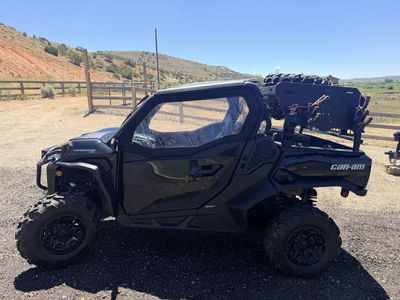 Can-Am Commander XT-P 1000R UTV Utility Vehicle Side-by-Side with Enclosed Cab