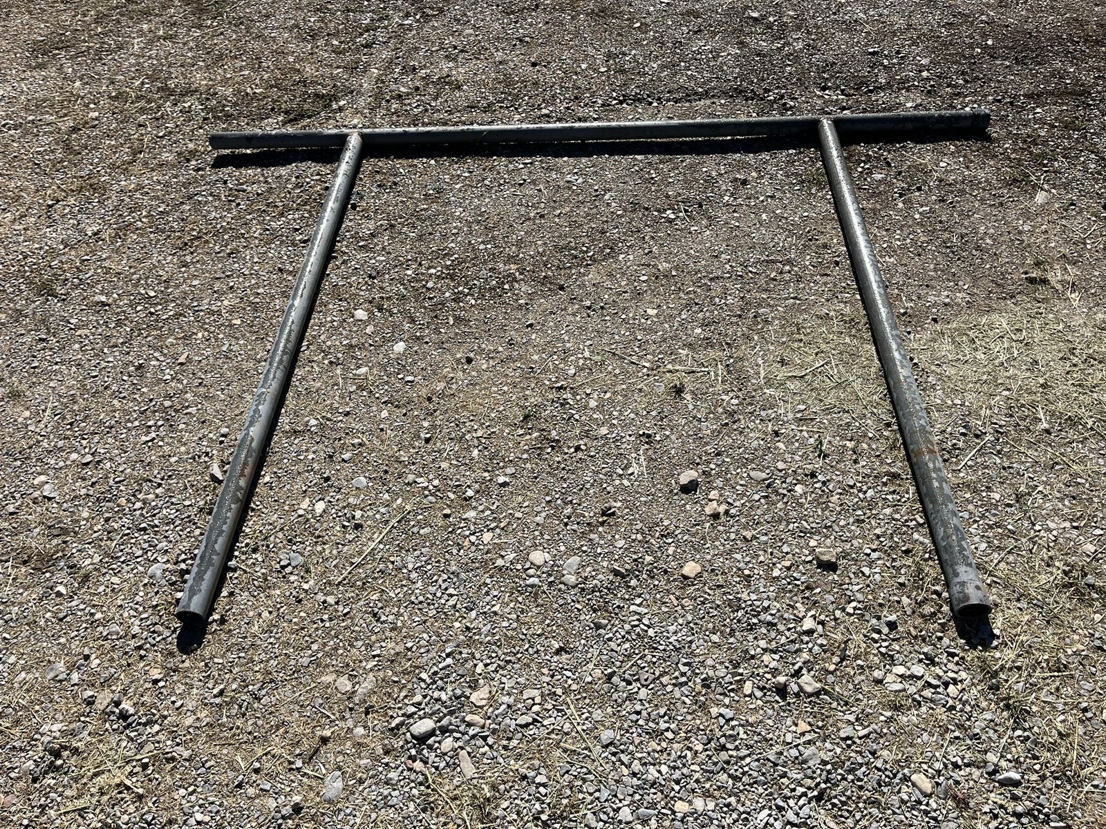Horse hitching posts