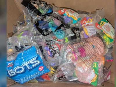 Vintage Huge lot of 50 - Vtg 1990s & Y2K Restaurant McDonalds Burger King Kids Meal Toys NEW