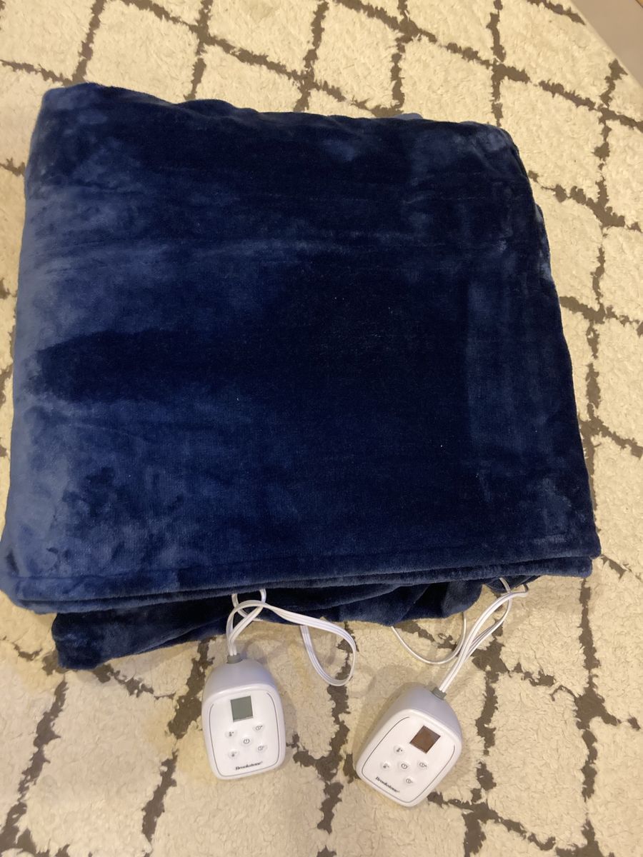 Brookstone Navy Blue Heated Plush Blanket with Dual Controls - Excellent Condition
