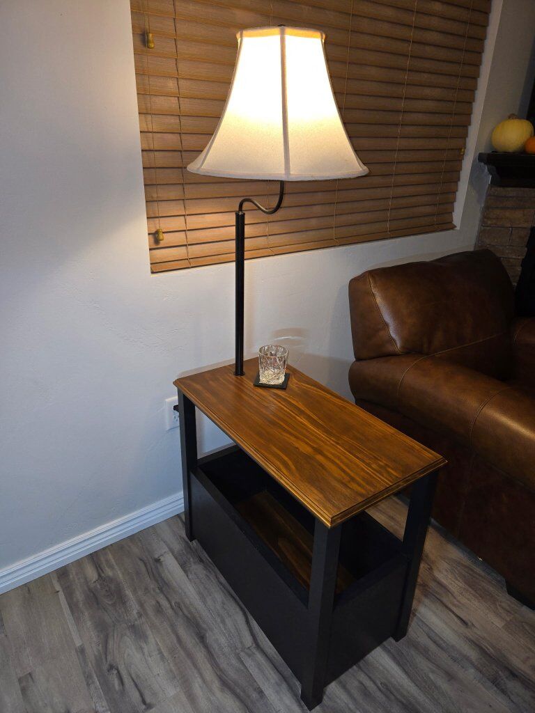End table with built in lamp