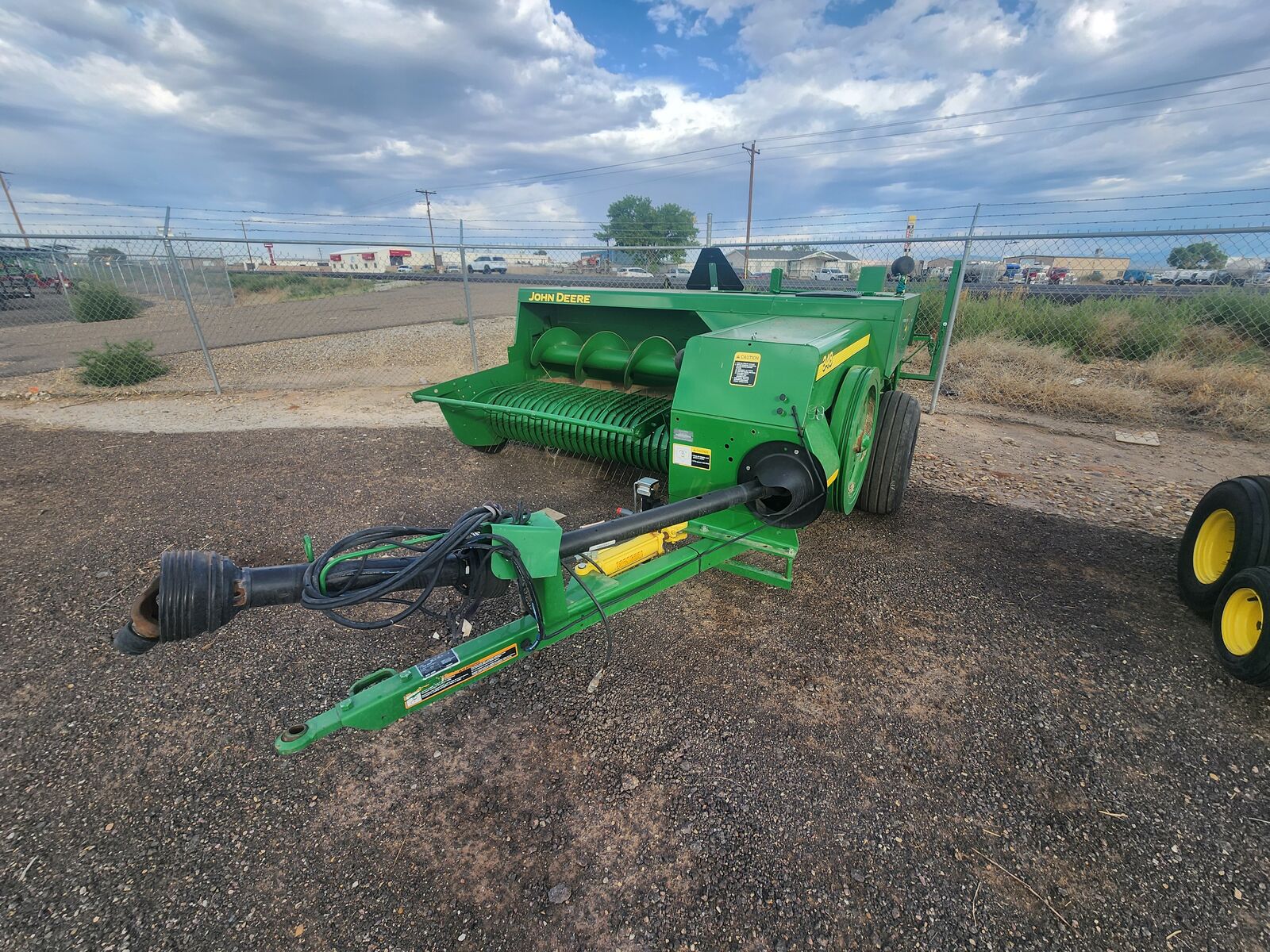 John Deere 348 Baler