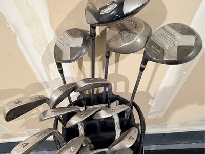 Left handed golf set with bag