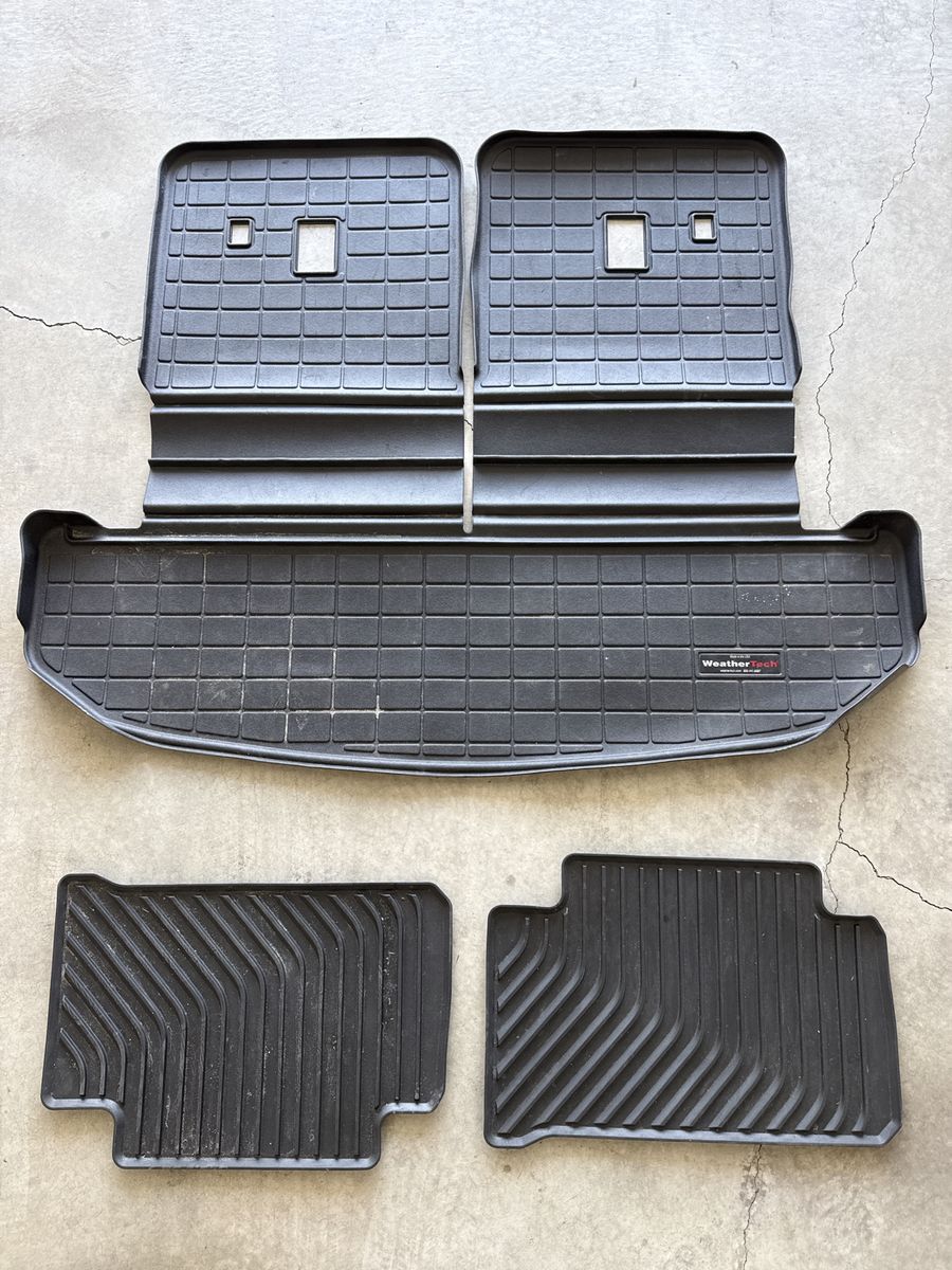 WeatherTech Kia Sorento (2023) Cargo/Truck and Seatback Liner (401407) - Black, Used