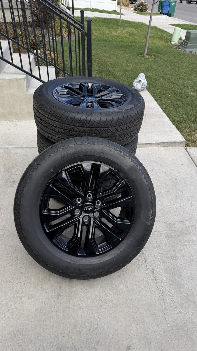 Ford F150 Expedition Rims and Tires 275/60R20 Hankook Dynapro AT2 Like new