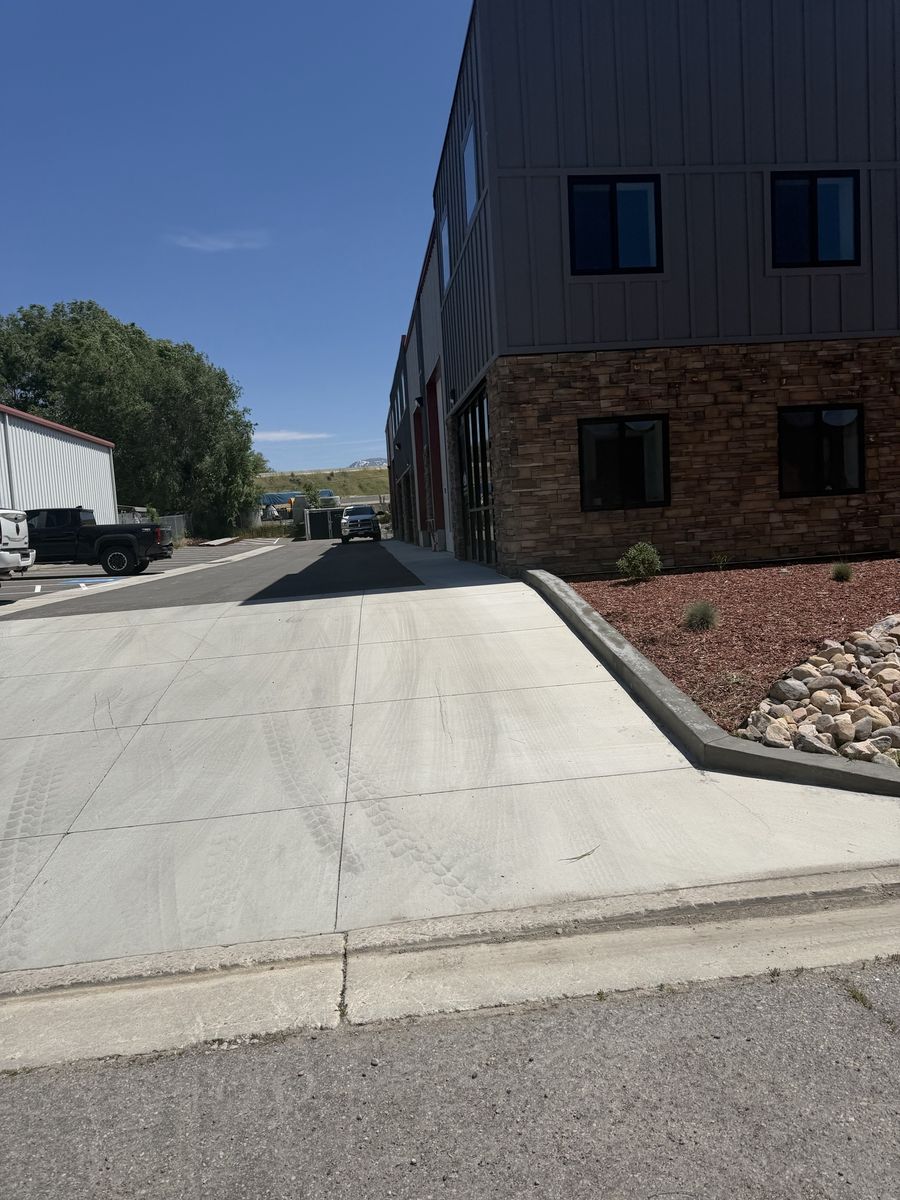 3 Bay 5000 Sqft Space for Lease