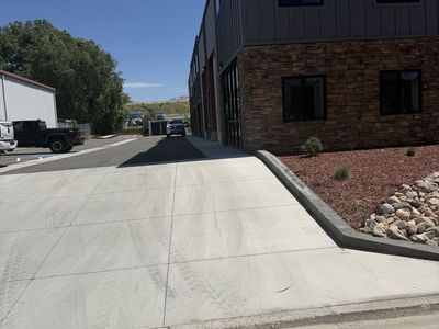 3 Bay 5000 Sqft Space for Lease