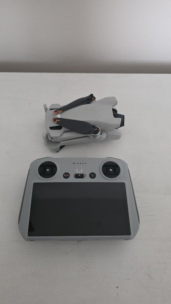 DJI Mini 3 Drone with DJI RC Remote Controller (Built-In Screen)