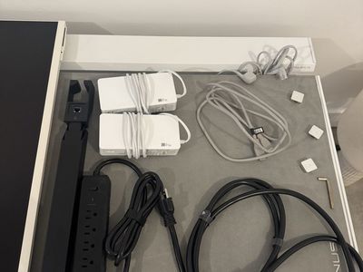Stand up gaming desk (Brand new) Secret labs