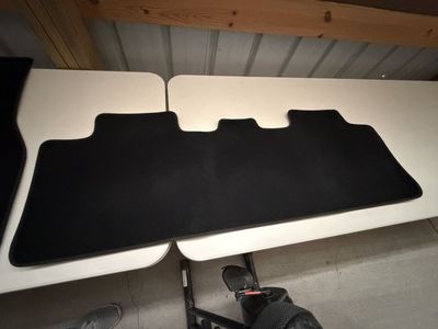 2026 Tesla Model Y Juniper Carpet Mats Black OEM Like New