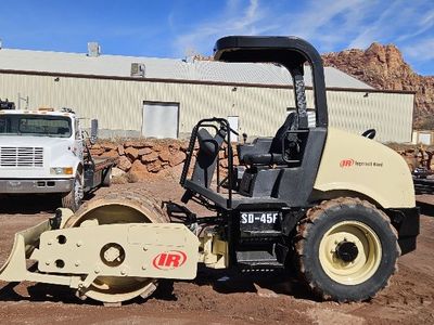 SHEEPS FOOT COMPACTOR