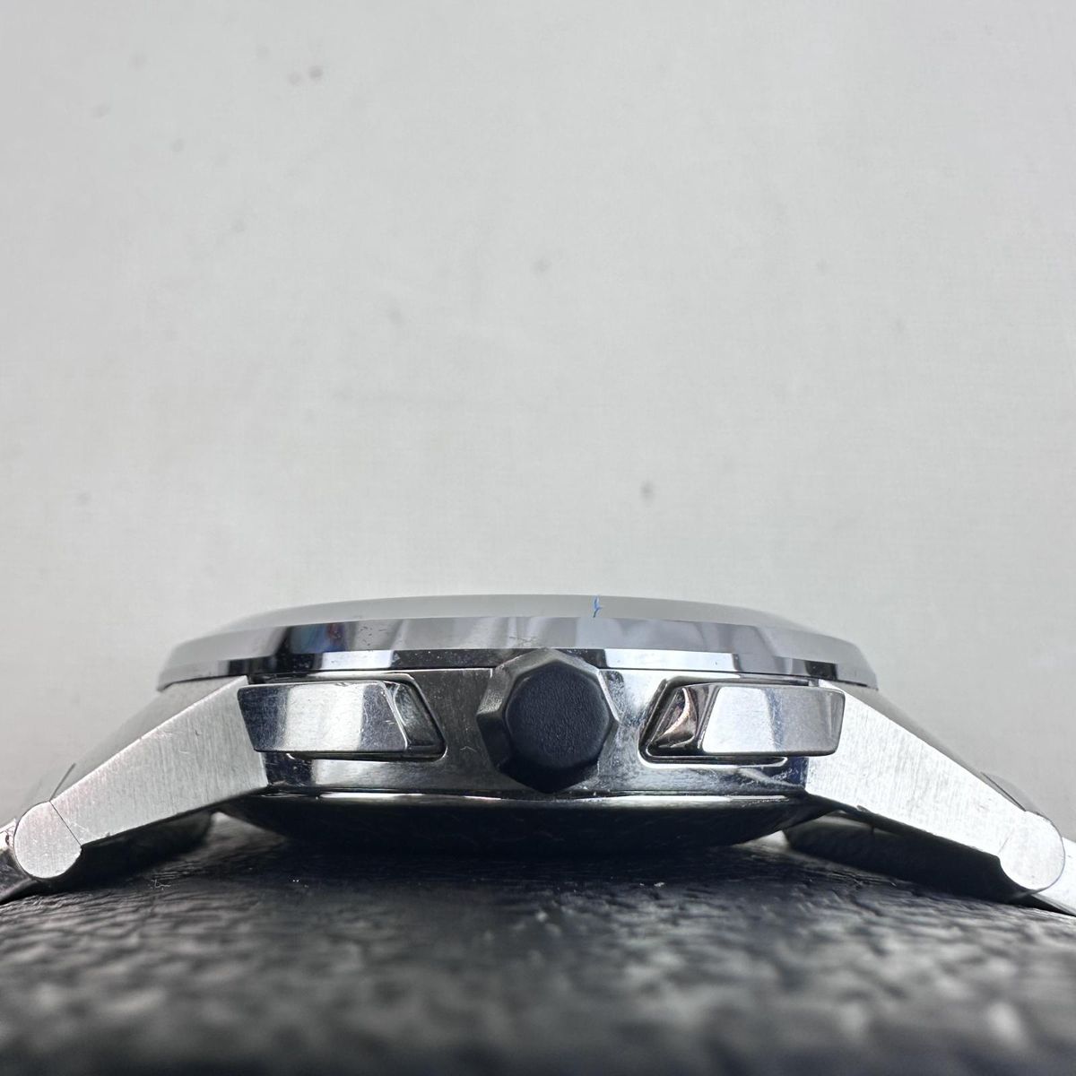 Main image 6