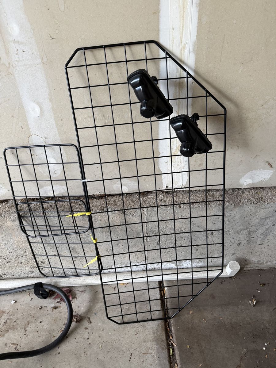Car barrier for dog