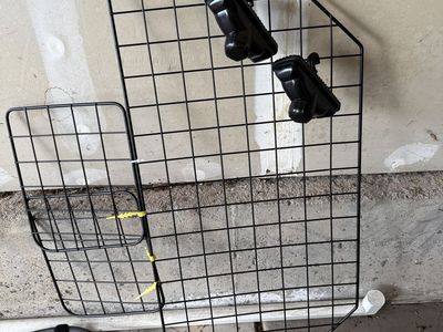 Car barrier for dog