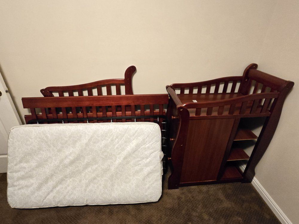 Convertible Cherry Wood Crib & Changing Table Combo w/ Mattress