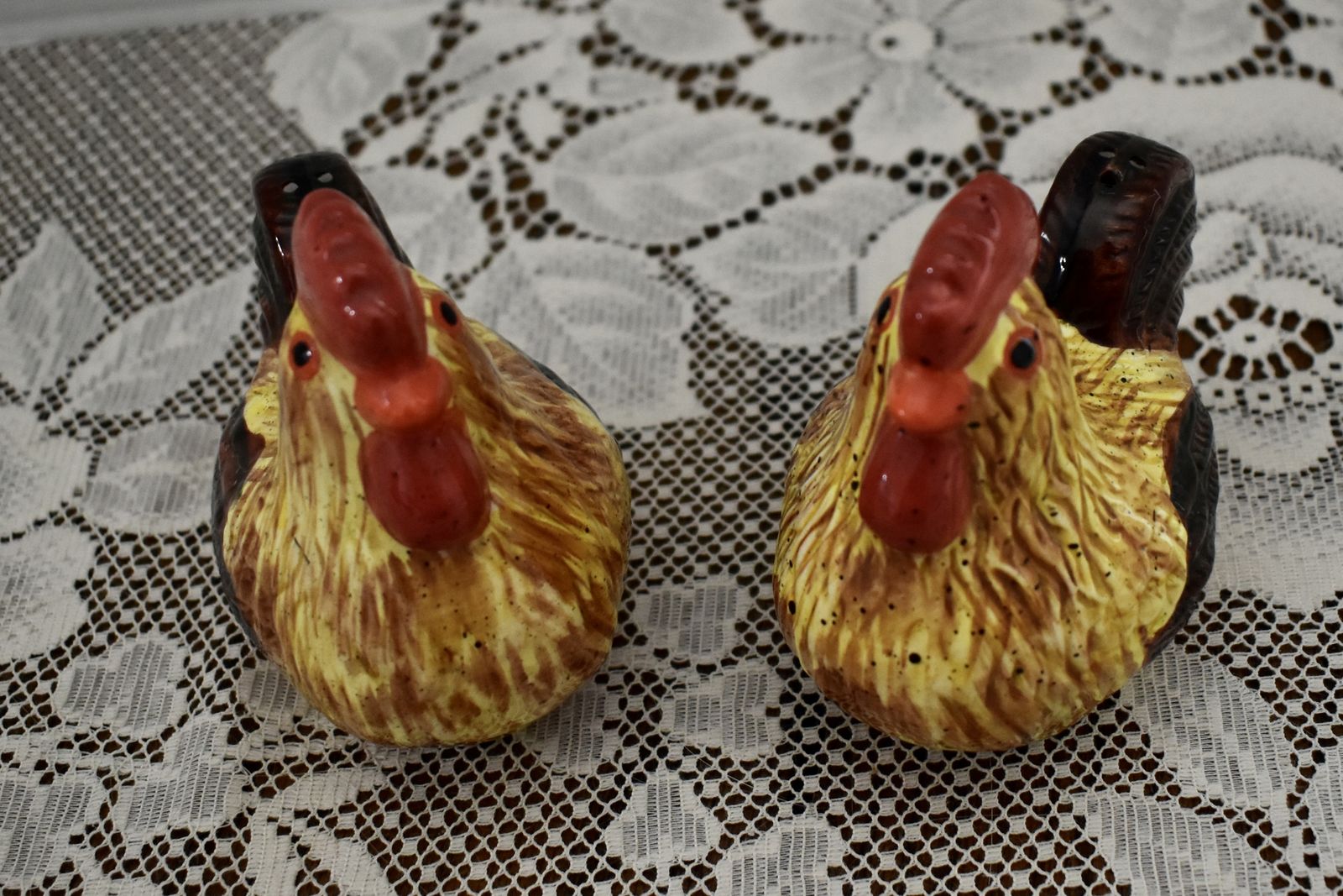  Really Cute Set Of Ceramic Chicken Salt and Pepper Shakers For Fun Decor