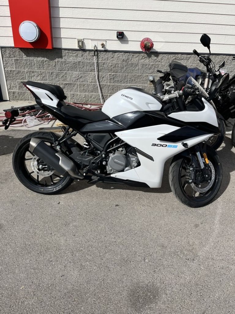 2025 CFMOTO 300SS CF300-5US - C02173-C