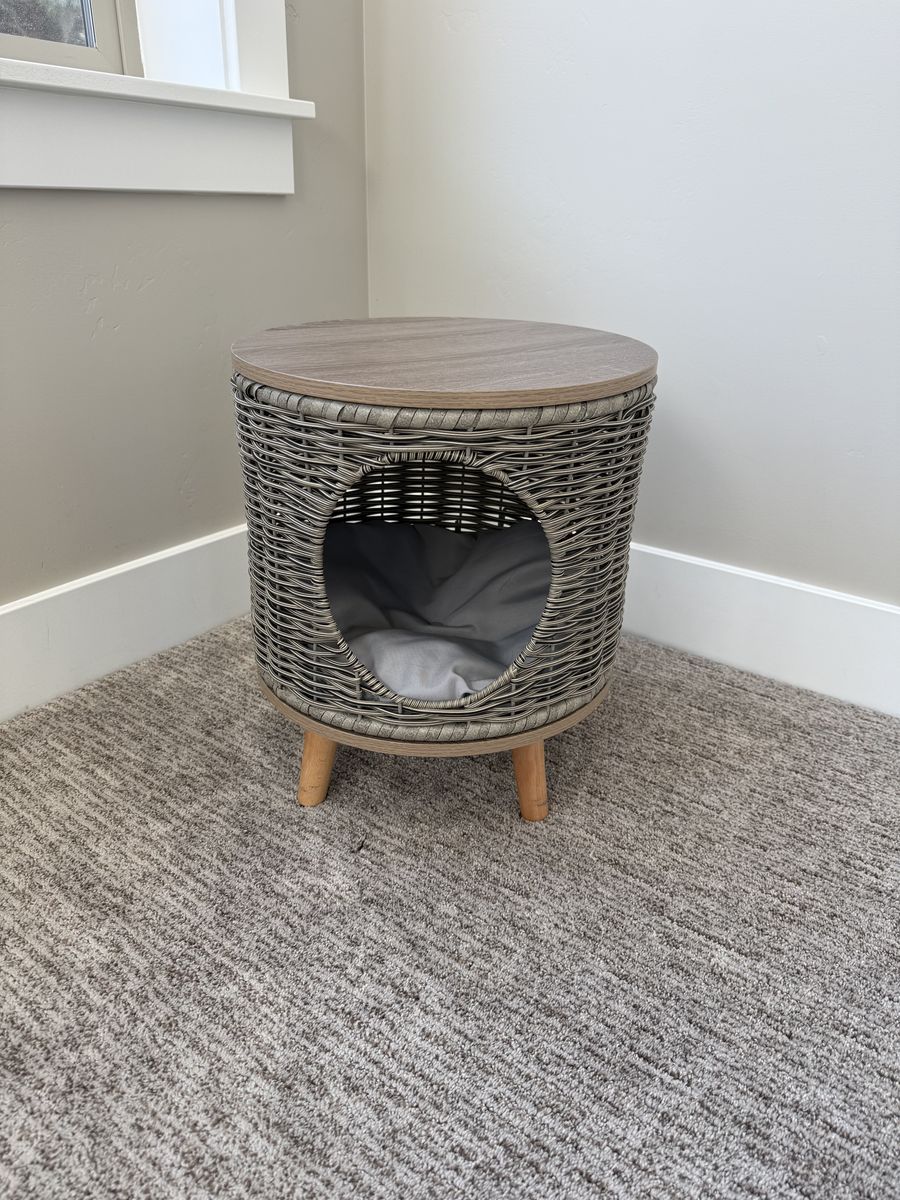 Cat Bed Whisker City® 16-in Wicker Cat Lounger