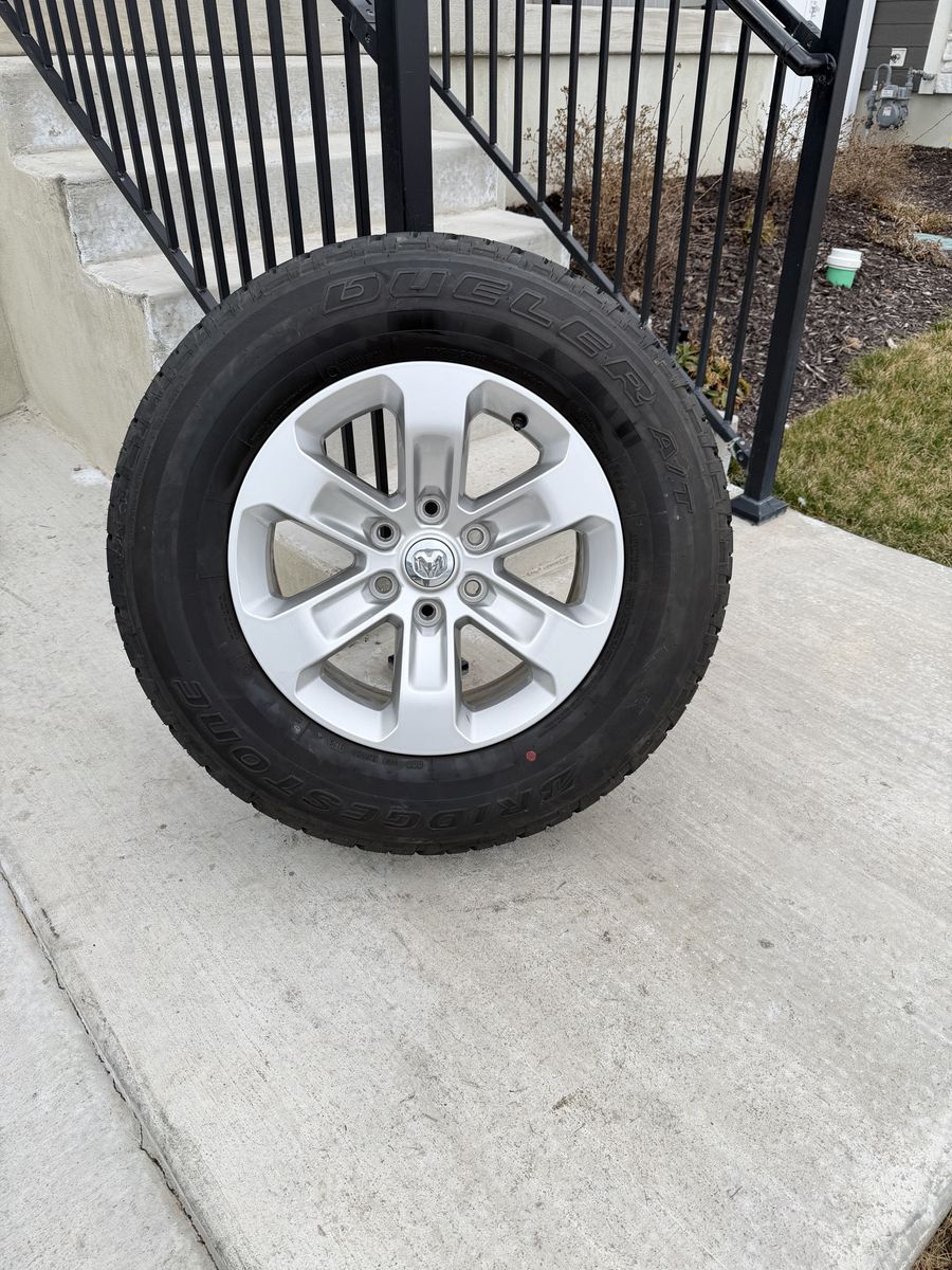 Dodge Ram 1500 Rims and Tires 255/70R18 like new