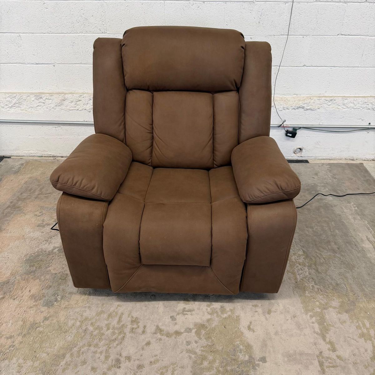COSTCO HALSTON BROWN POWER LIFT RECLINER!!