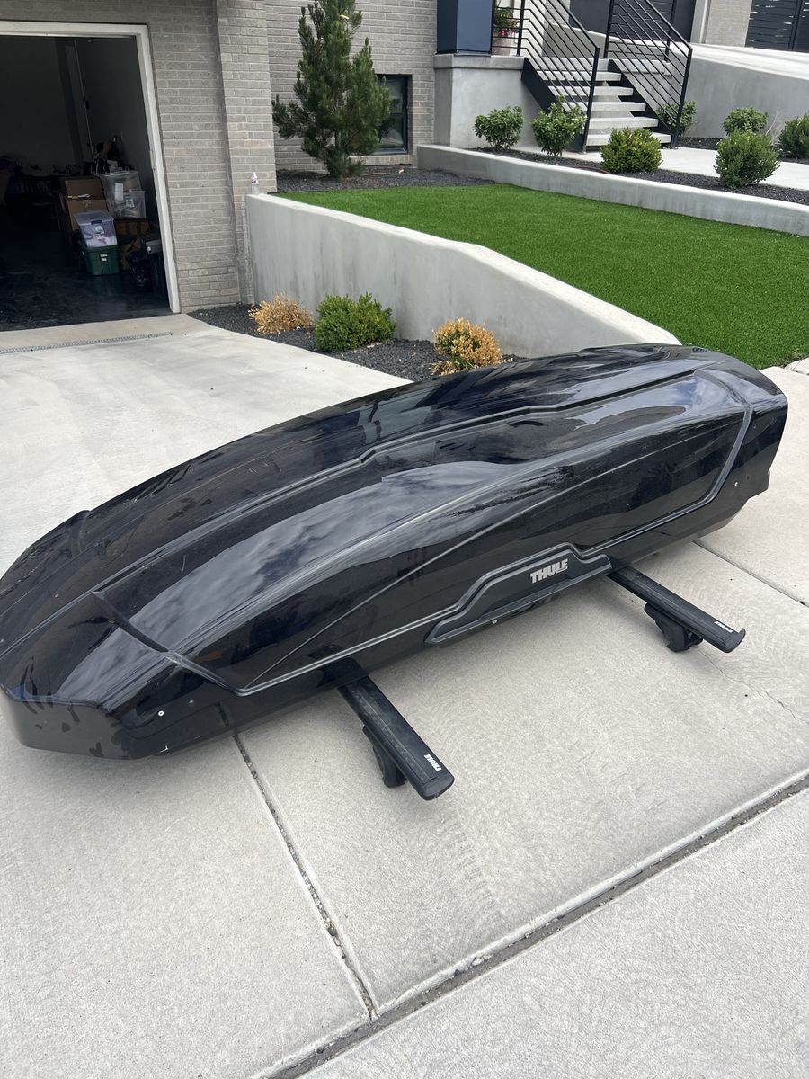 Thule Force XT L Rooftop Cargo Box - Black, 16 cu ft, Aerodynamic Design