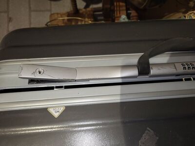 LUGGAGE ROLLER SUITCASE (1)