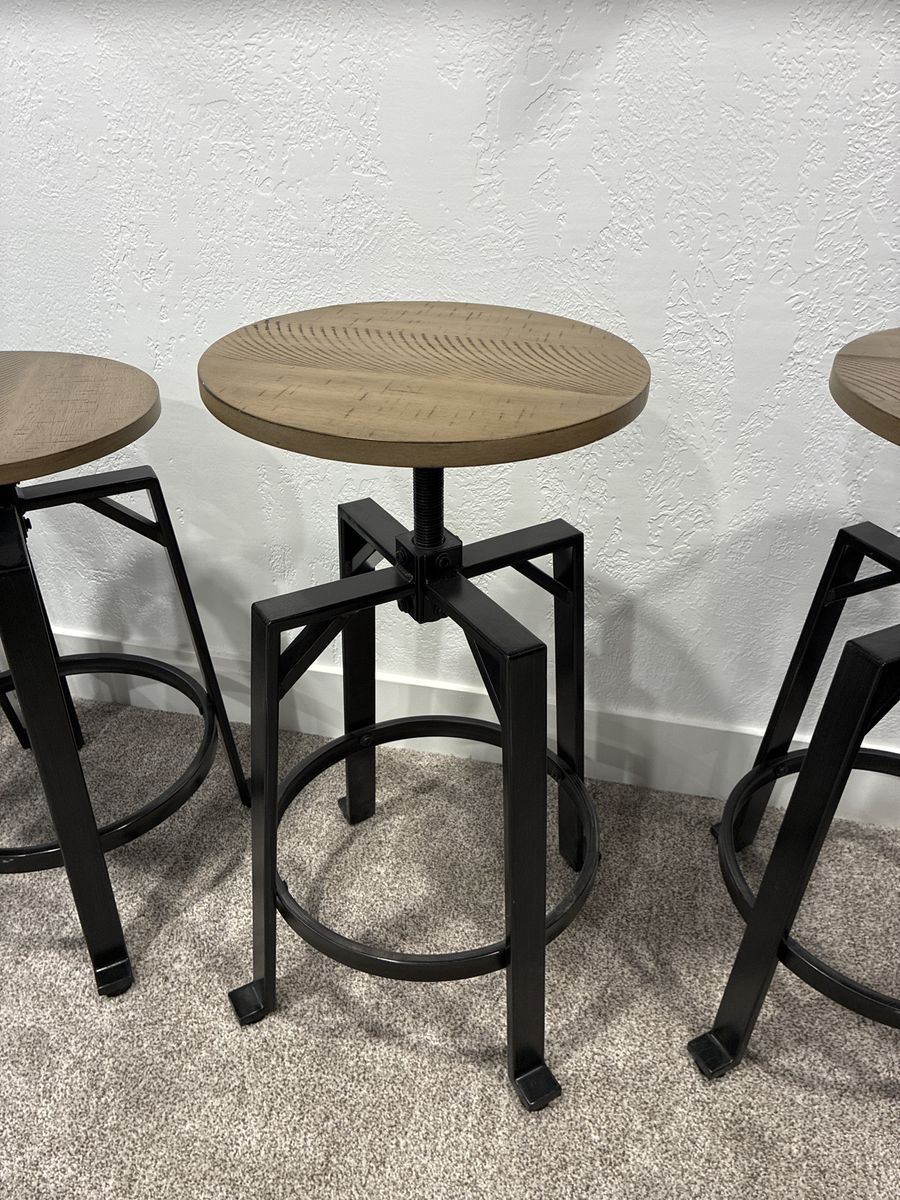 Adjustable bar stools