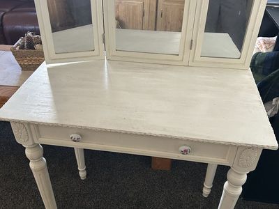 Desk with mirror