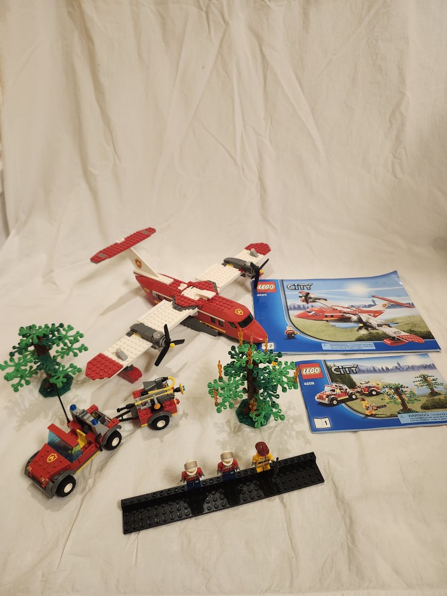 LEGO City 4209 (2) Fire Plane – 100% Complete w/ Instructions